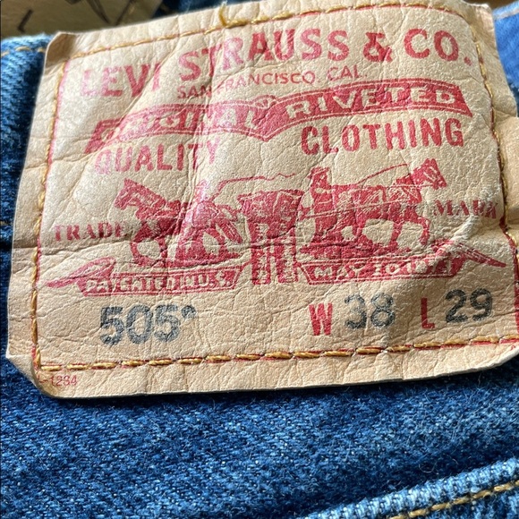 Levi's 505 men’s Dark Blue Relaxed Regular Fit Jeans 38x29 - Picture 4 of 6
